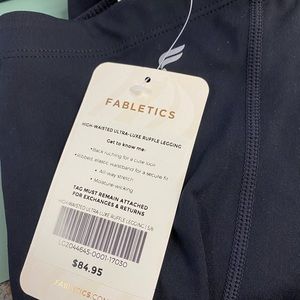 Size small brand new fabletic leggings.